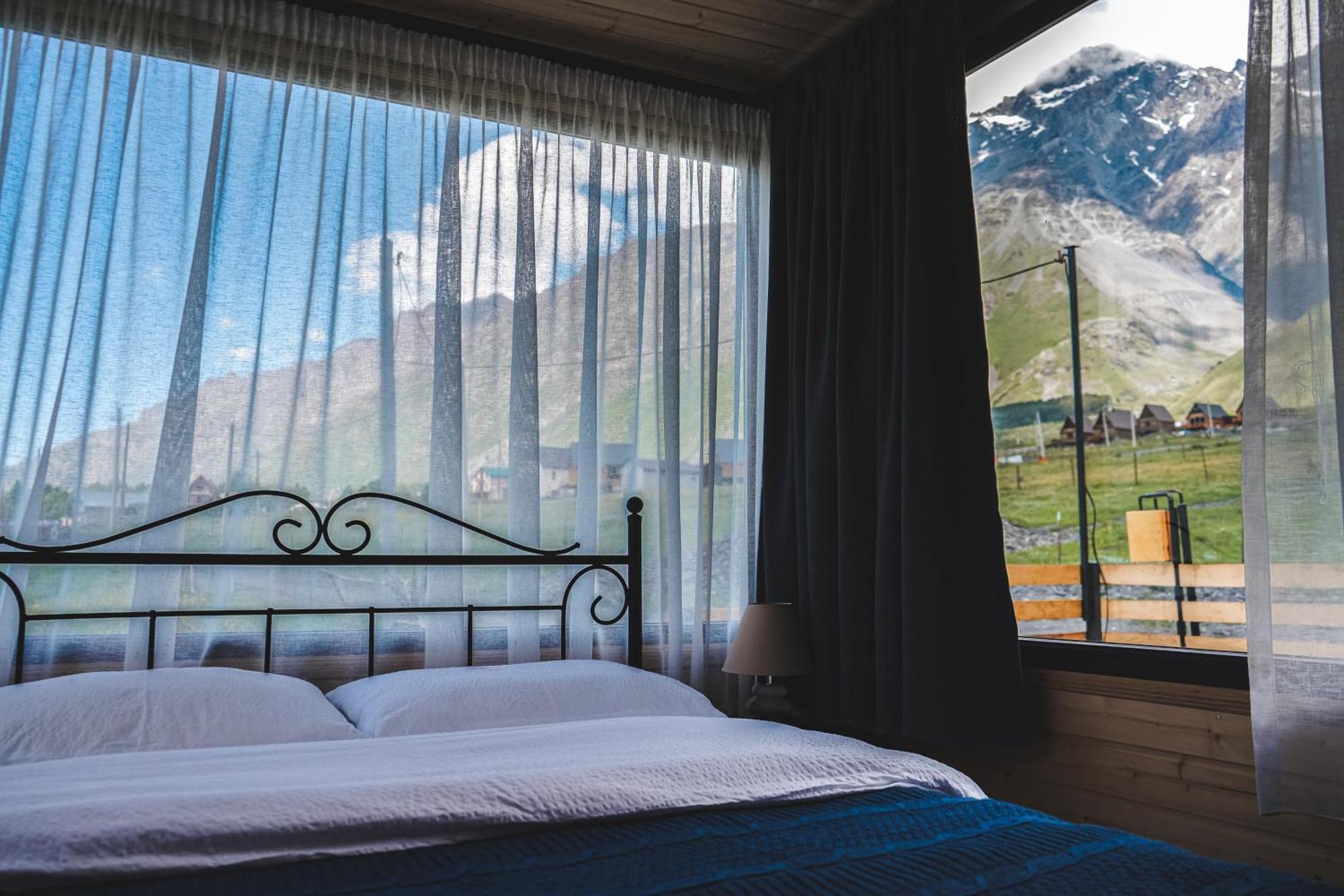 Traveler'S Cottages In Kazbegi Ngoại thất bức ảnh