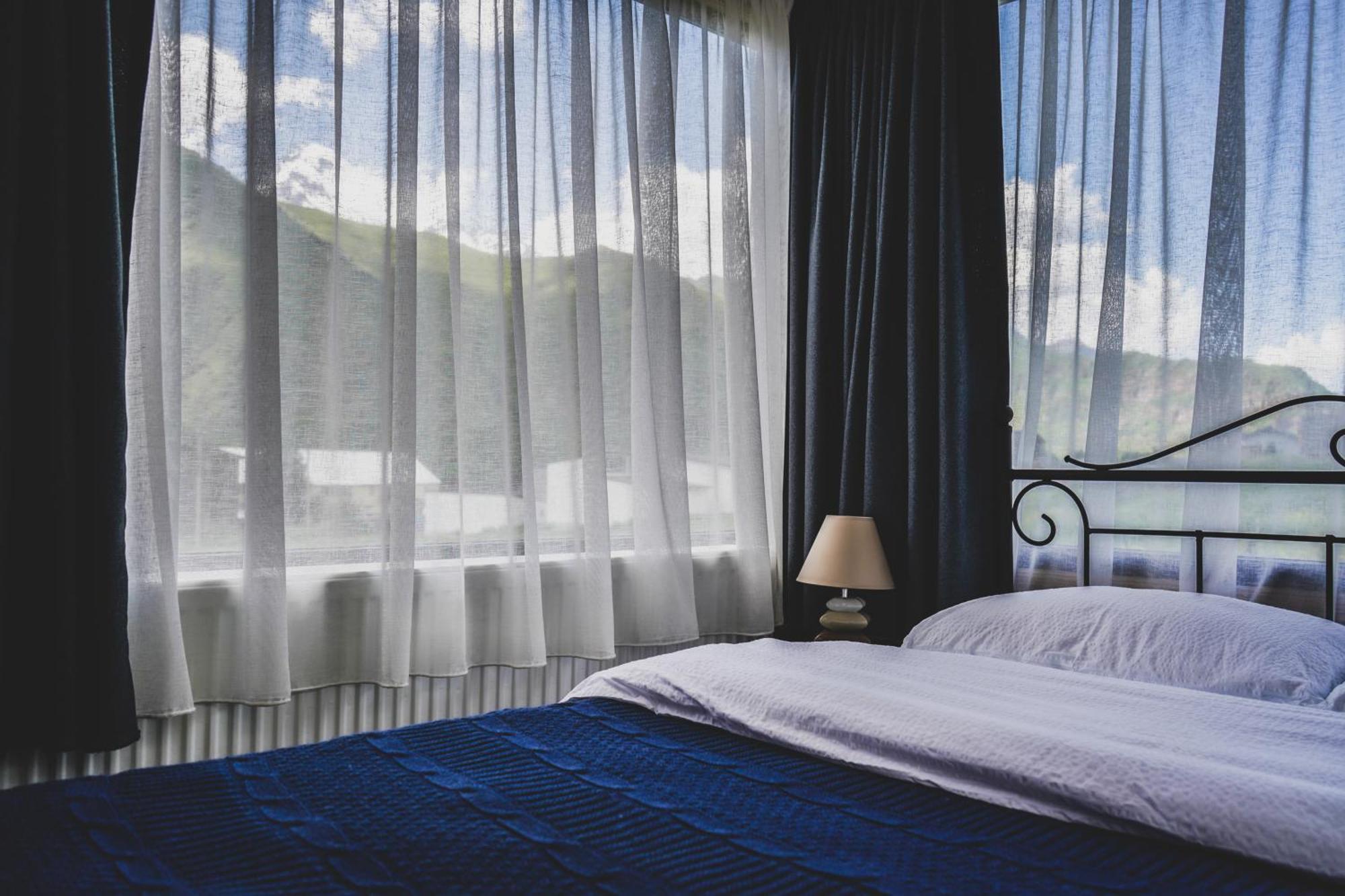 Traveler'S Cottages In Kazbegi Ngoại thất bức ảnh