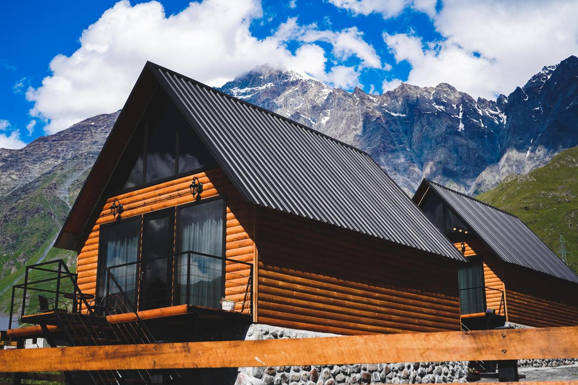 Traveler'S Cottages In Kazbegi Ngoại thất bức ảnh