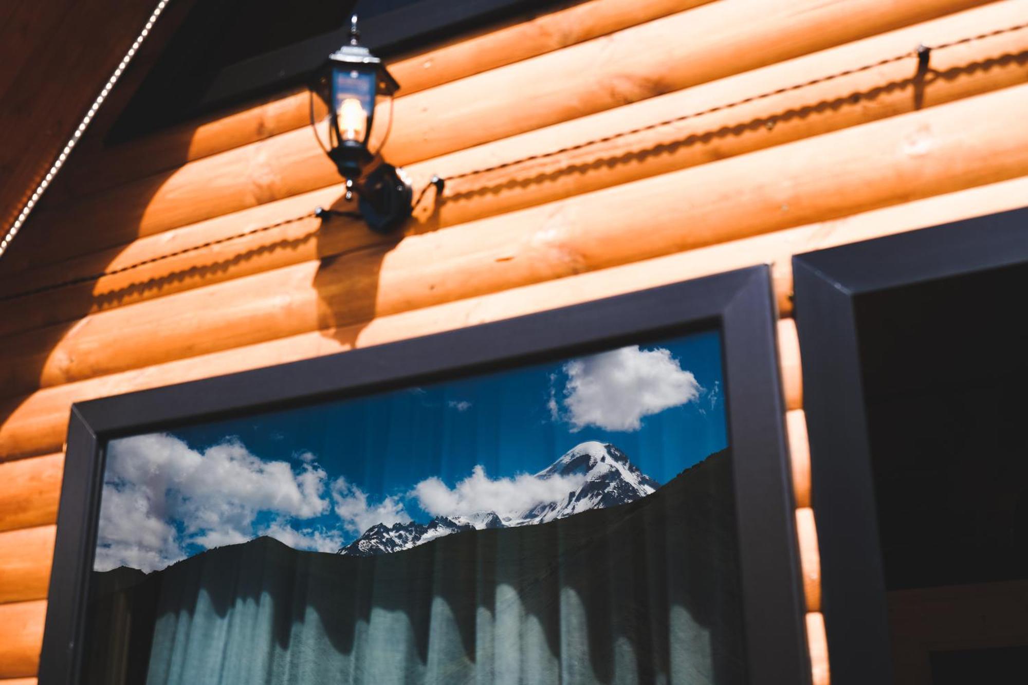 Traveler'S Cottages In Kazbegi Ngoại thất bức ảnh