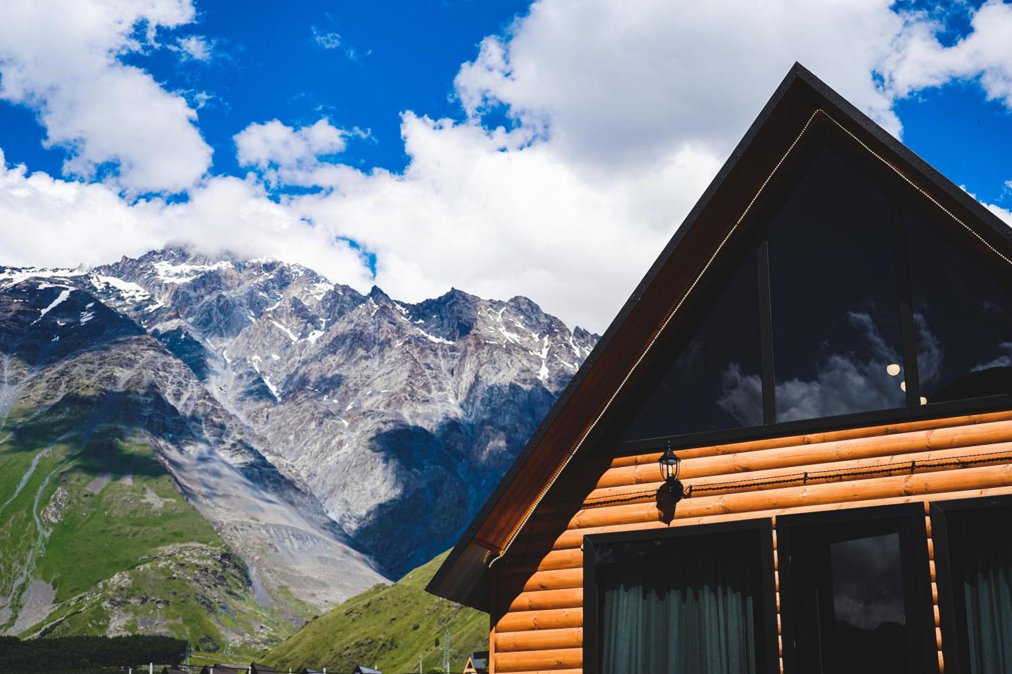 Traveler'S Cottages In Kazbegi Ngoại thất bức ảnh
