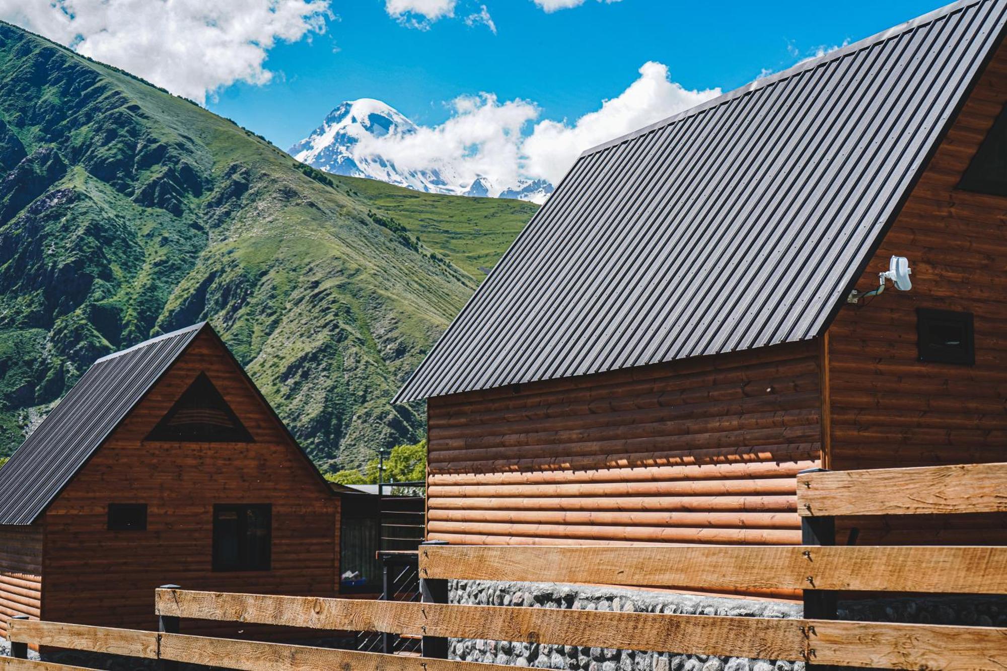 Traveler'S Cottages In Kazbegi Ngoại thất bức ảnh