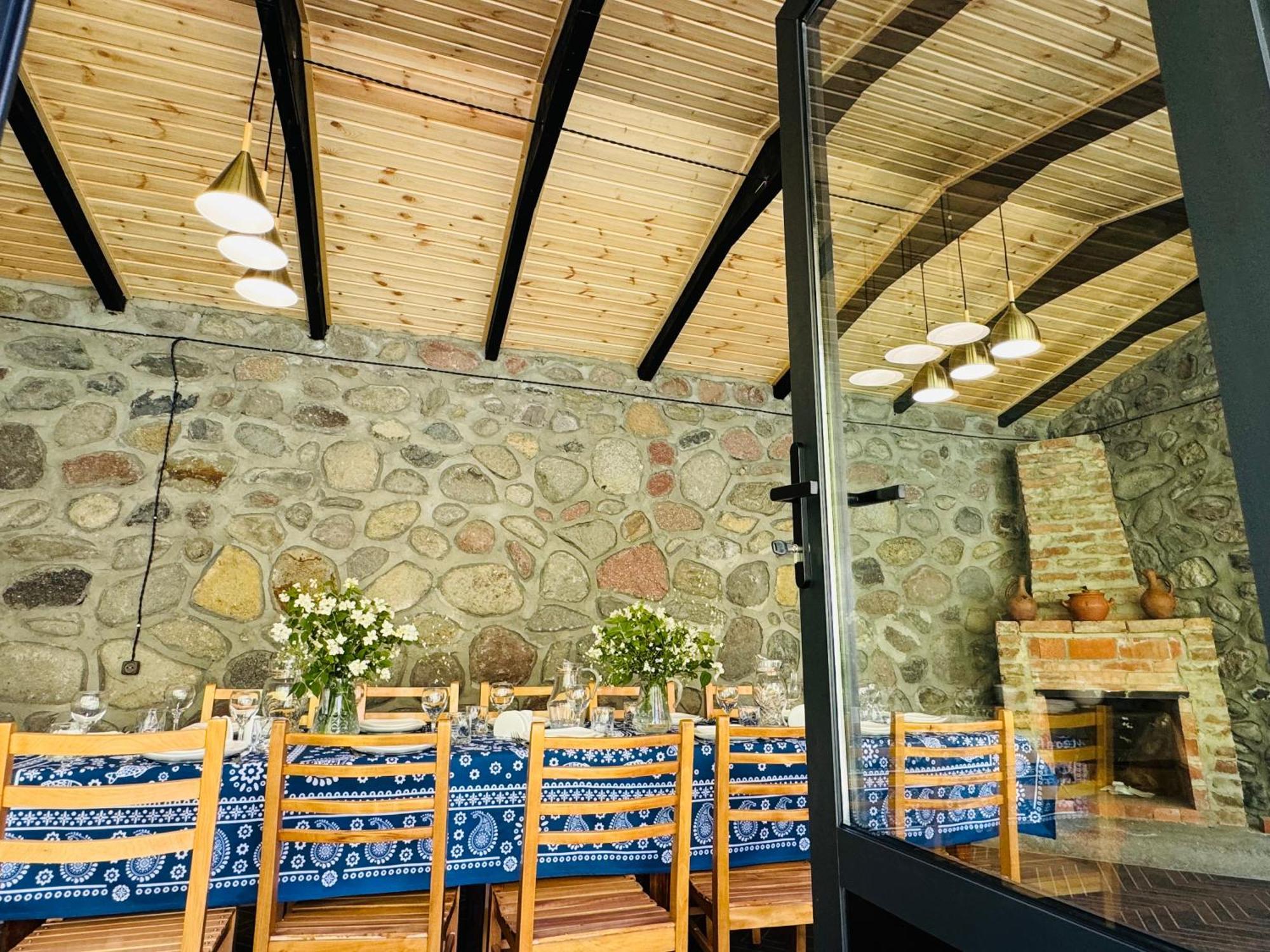 Traveler'S Cottages In Kazbegi Ngoại thất bức ảnh
